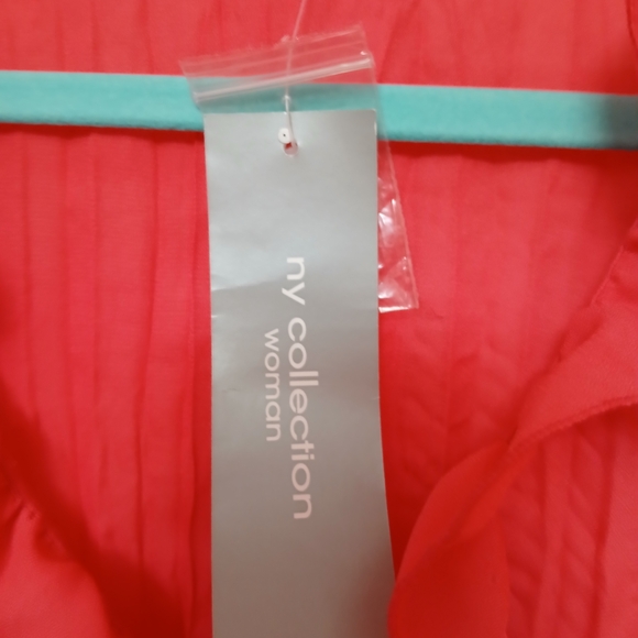 Women's Pink Ruffled Top - Picture 3 of 5